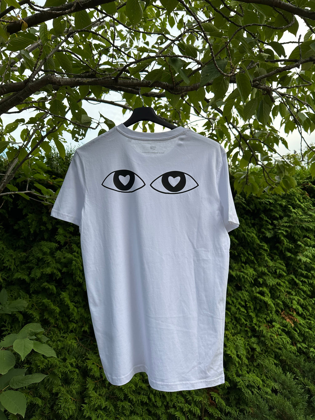 The art of eye contact - Unisex T-Shirt